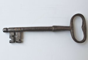 画像3: ビンテージ　大きめの鉄の鍵