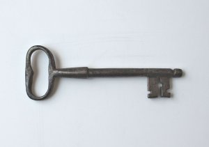 画像2: ビンテージ　大きめの鉄の鍵