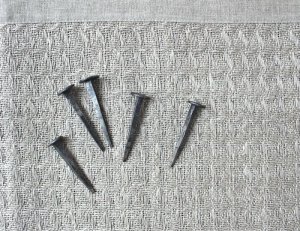 画像1: 鉄製の釘