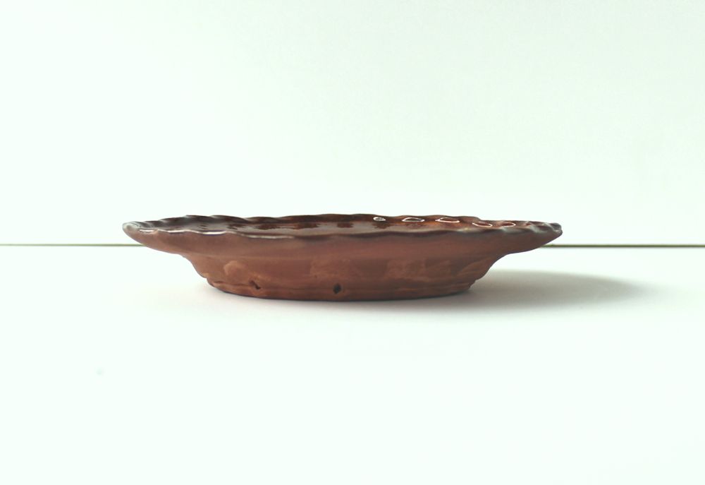 ラトガレ陶器の飾り皿 C